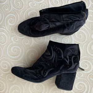 Velvet booties